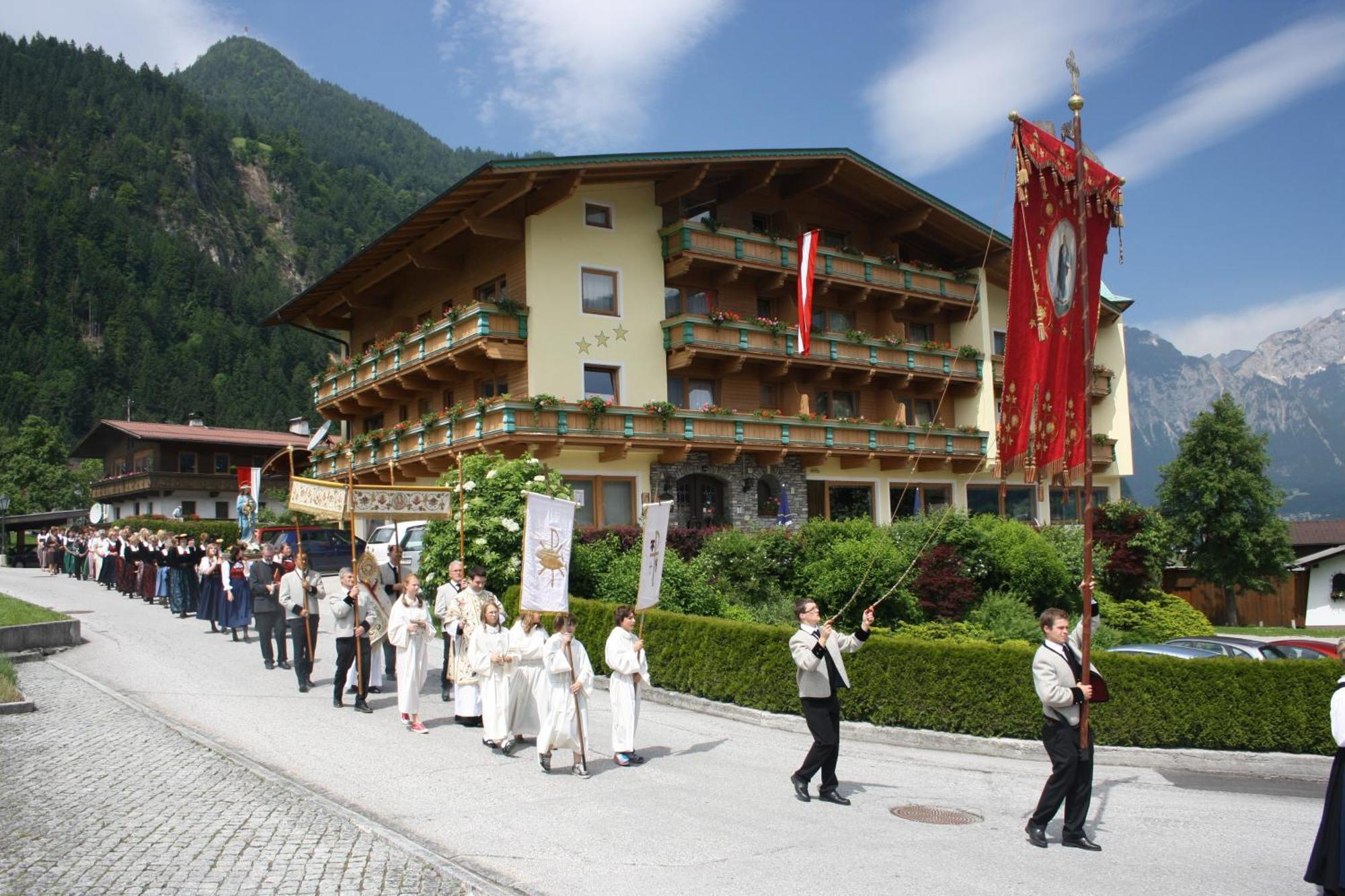Hotel Gasthof Jaeger Zillertal Schlitters Exterior foto