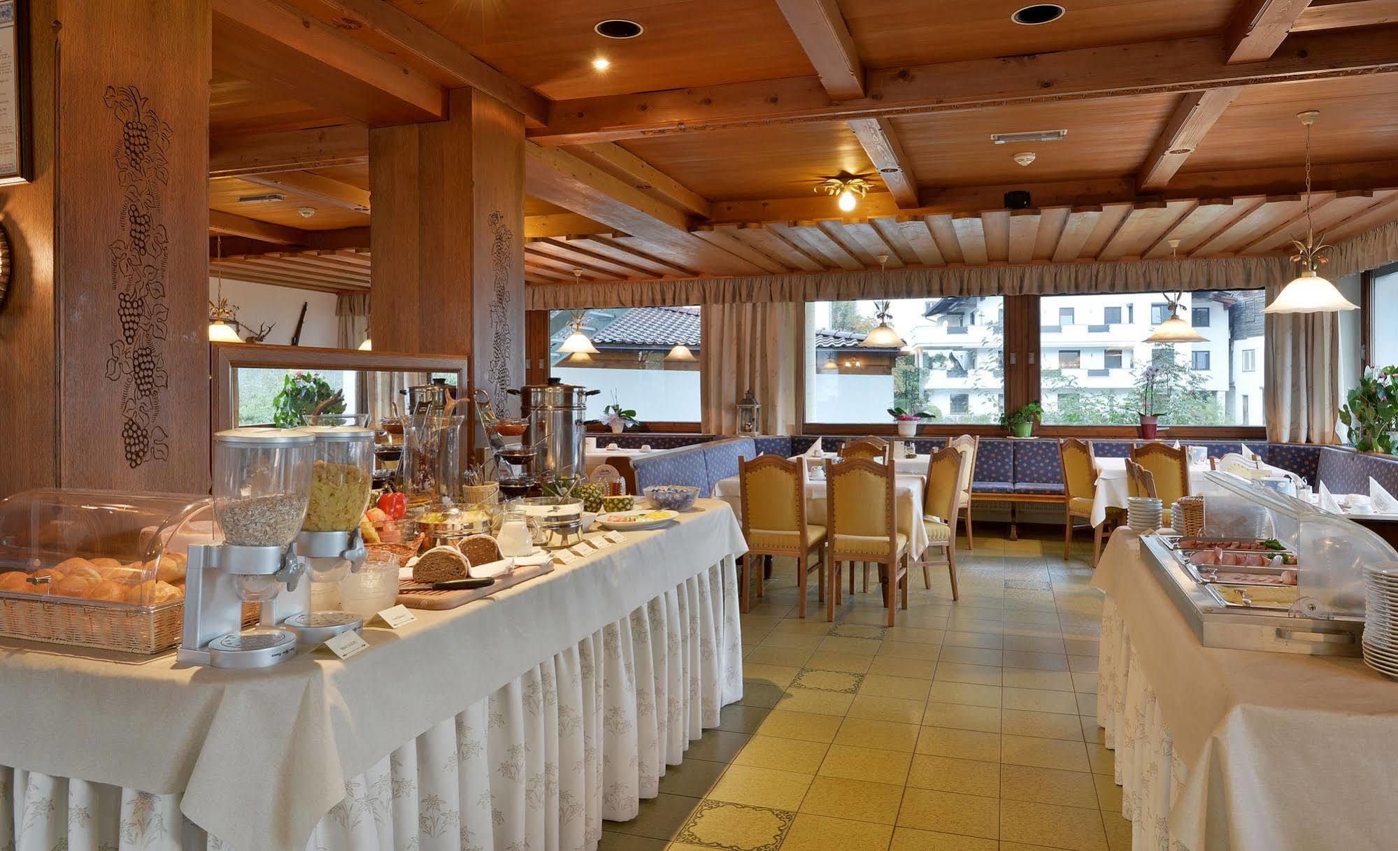 Hotel Gasthof Jaeger Zillertal Schlitters Exterior foto